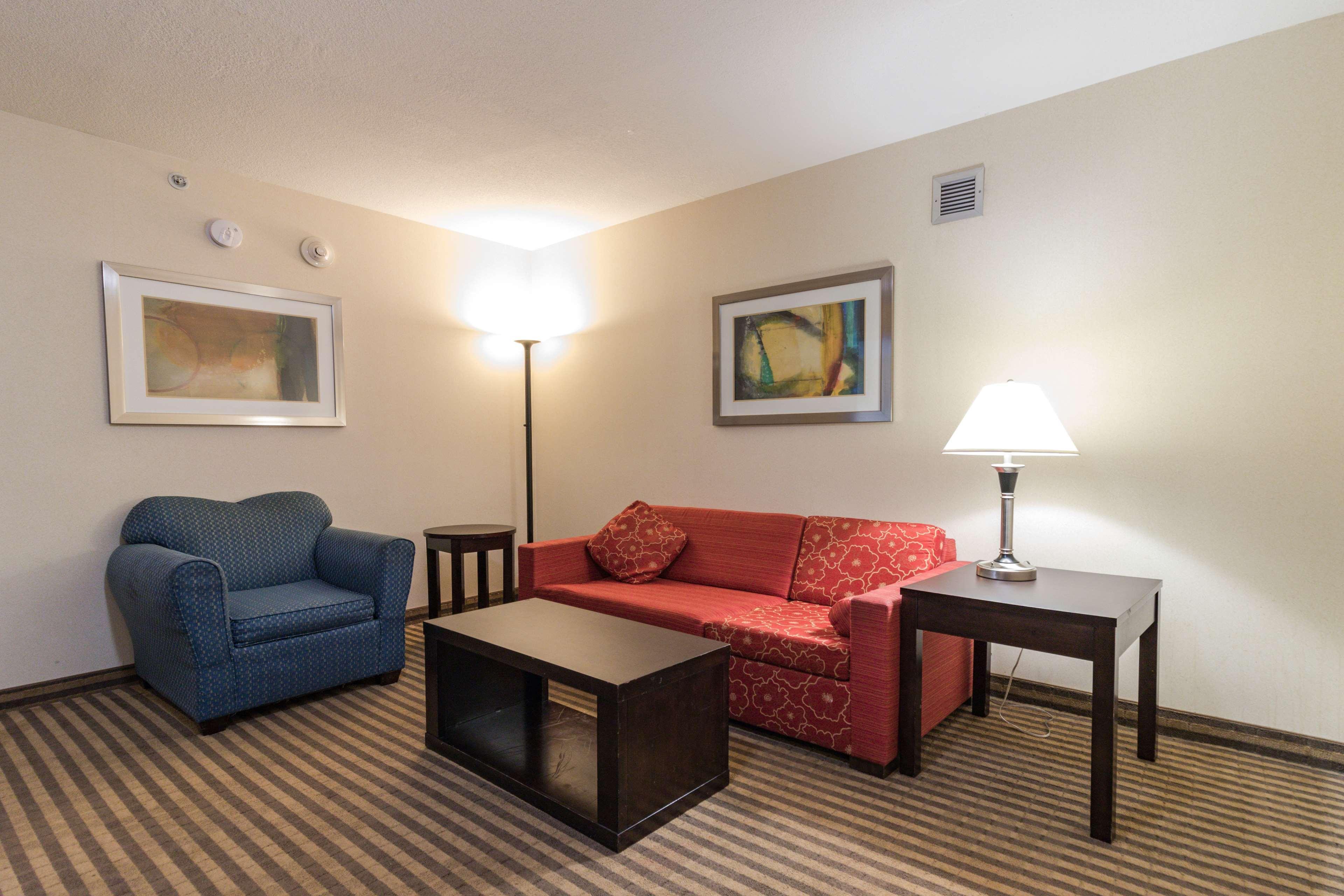 פורטייג' Rodeway Inn מראה חיצוני תמונה