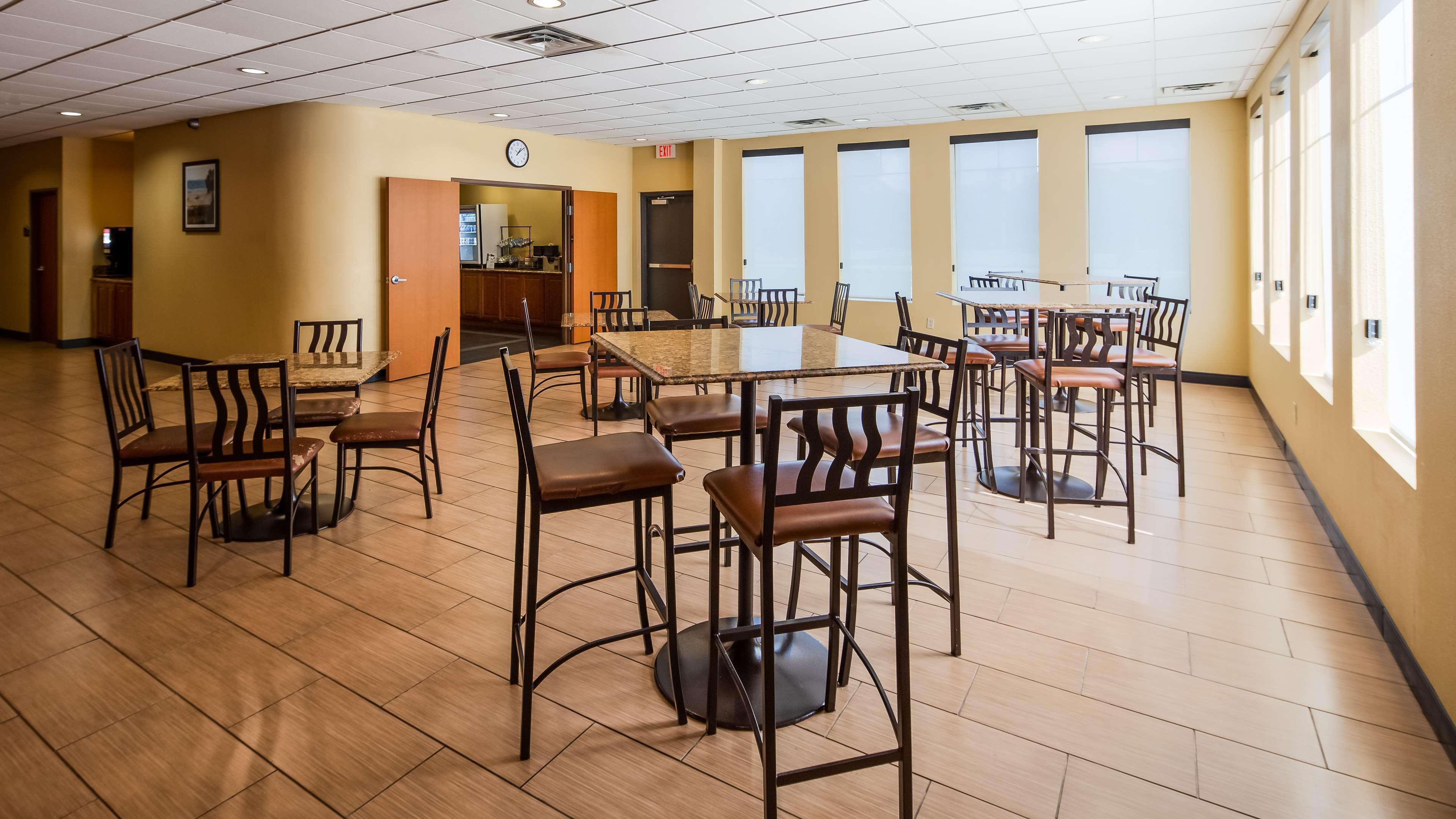 פורטייג' Rodeway Inn מראה חיצוני תמונה