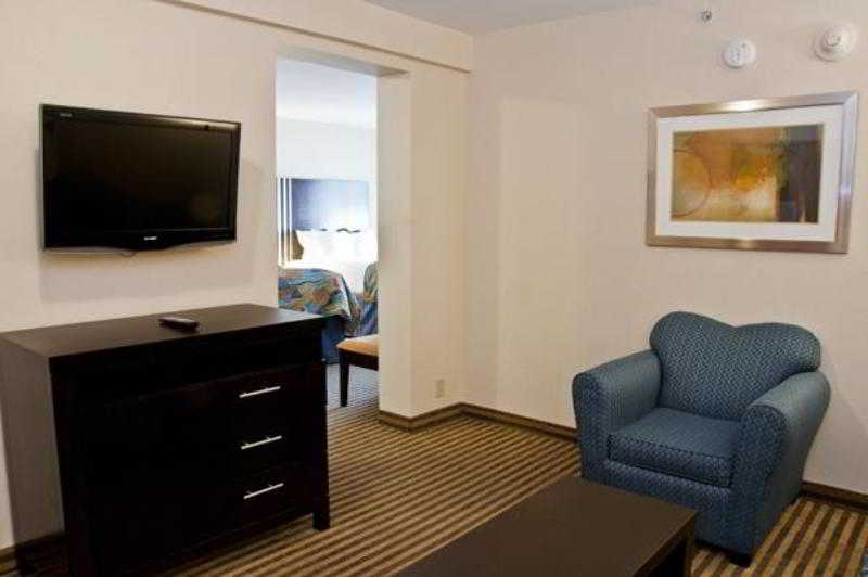 פורטייג' Rodeway Inn חדר תמונה