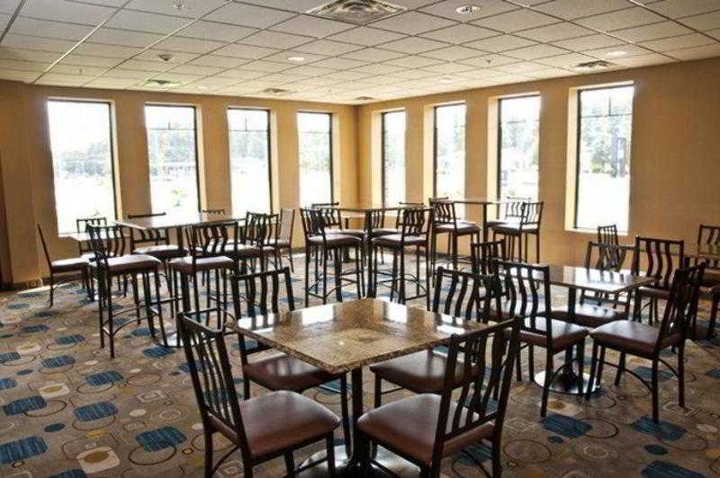פורטייג' Rodeway Inn מראה חיצוני תמונה