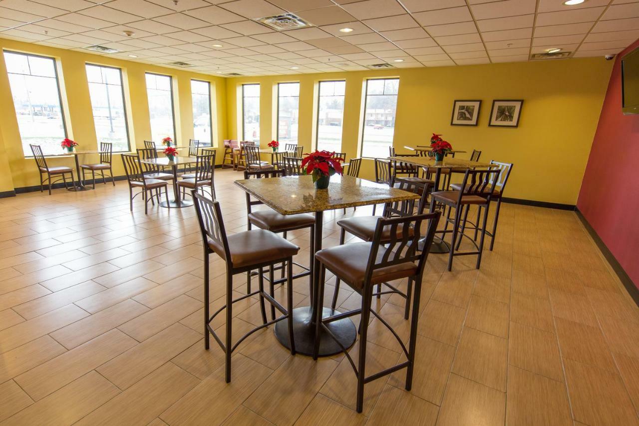 פורטייג' Rodeway Inn מראה חיצוני תמונה