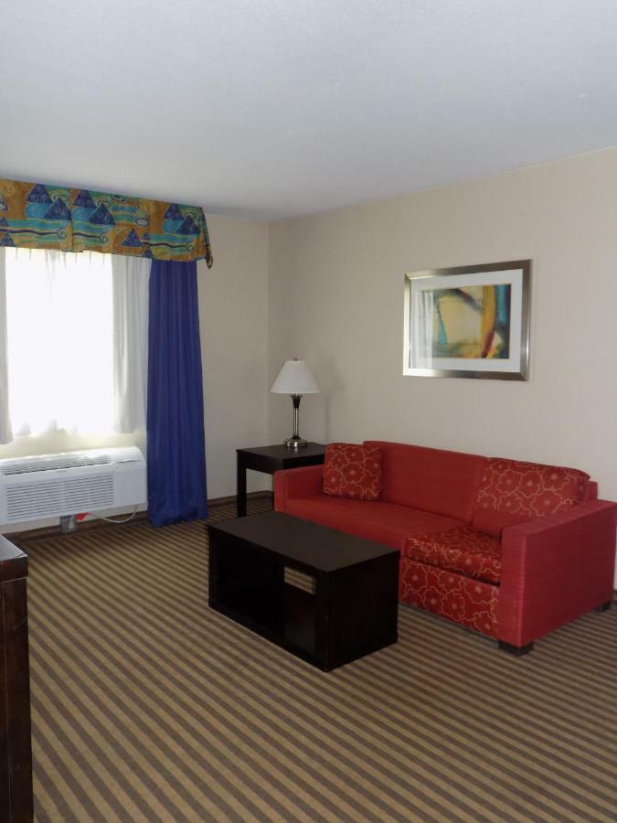 פורטייג' Rodeway Inn מראה חיצוני תמונה
