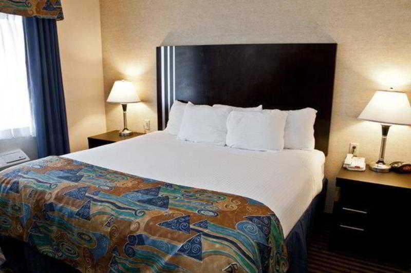 פורטייג' Rodeway Inn מראה חיצוני תמונה